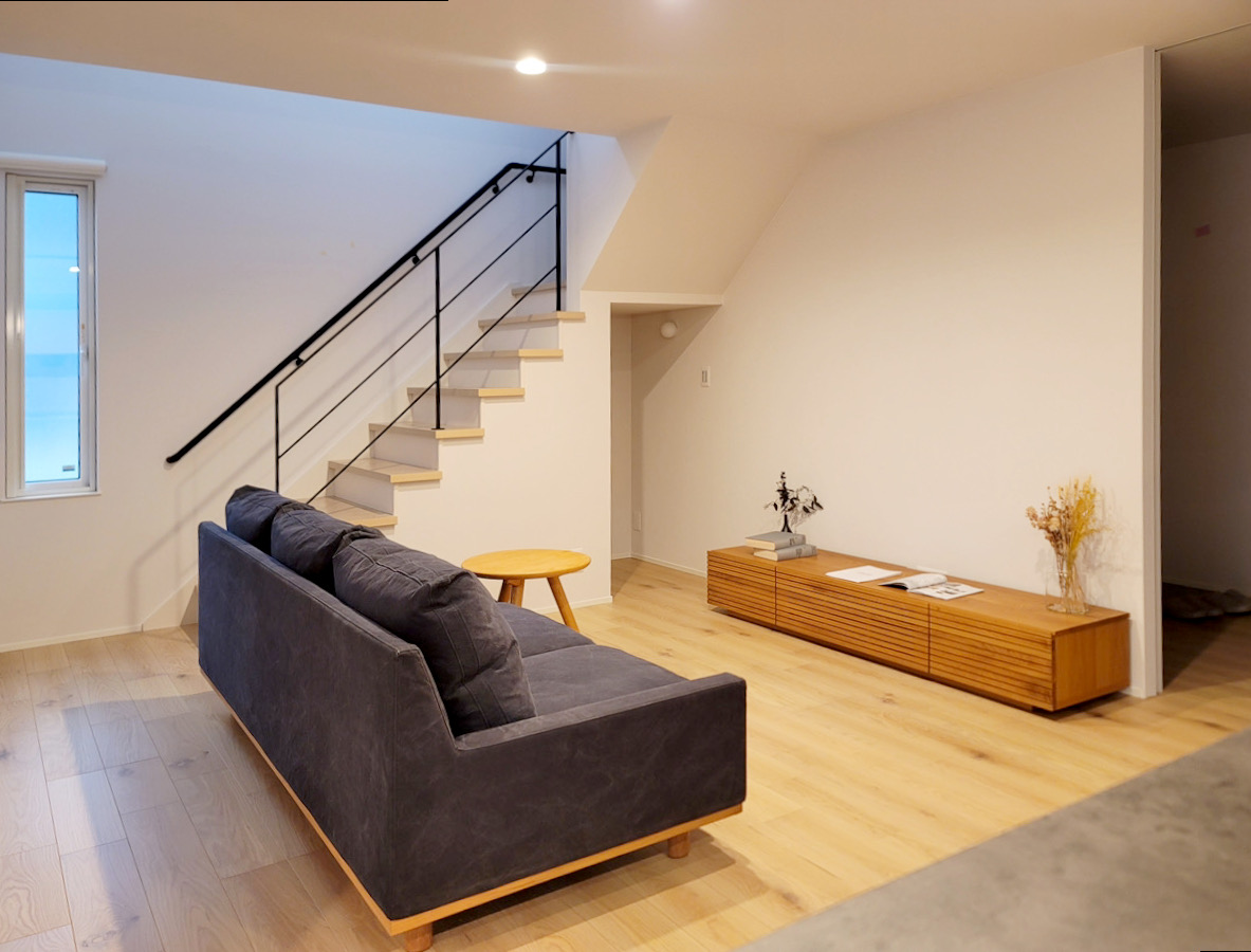 レンタル家具　おしゃれ　富山　無垢材　ミヤモト家具　完成見学会